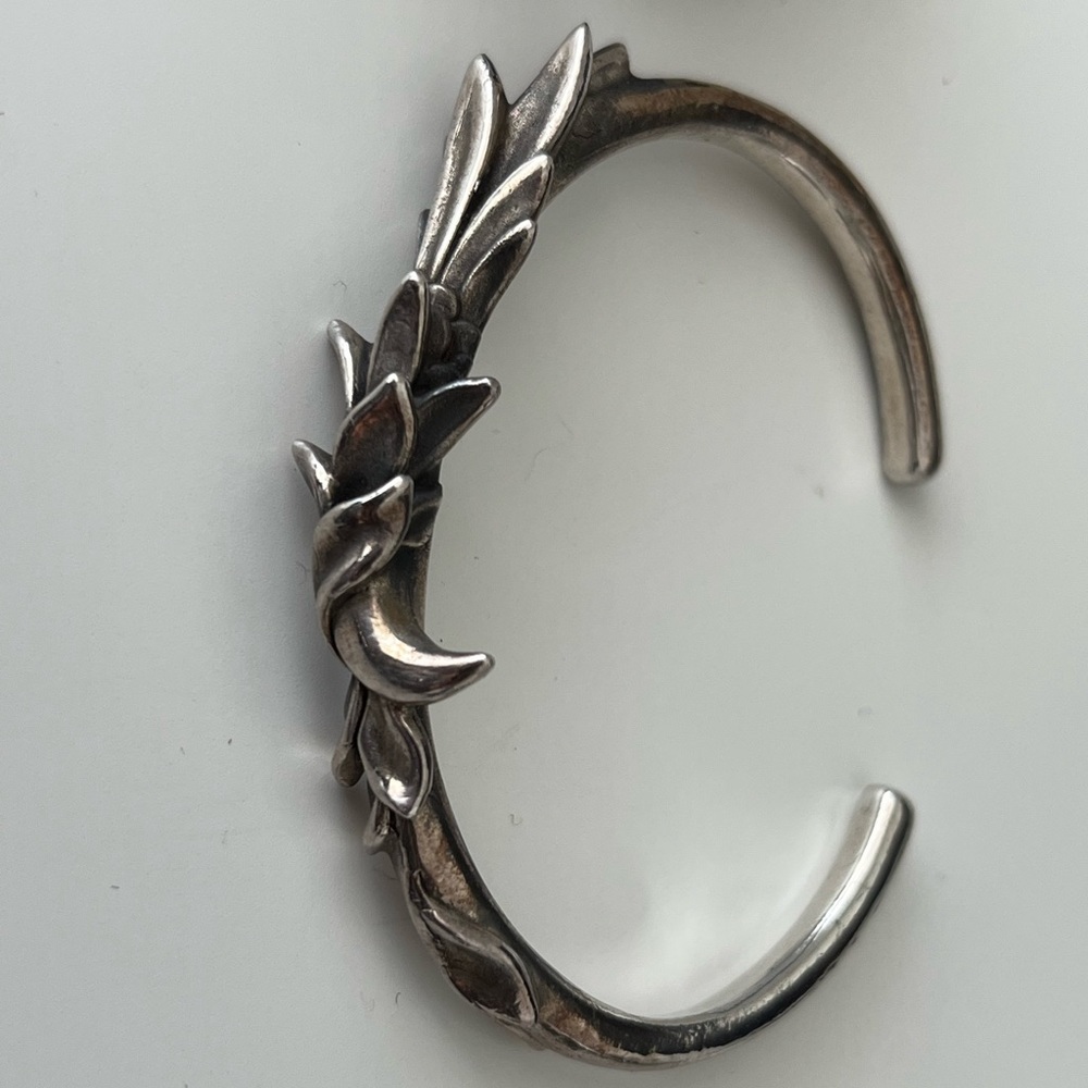Floral bracelet